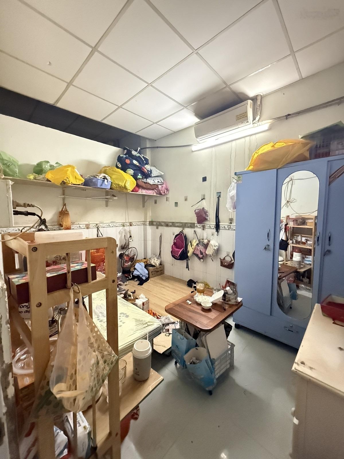 Giá bao đầu tư - 72m2 (3.7x19) - cách mặt tiền Trần Xuân Soạn chỉ 20m - giá chỉ 6.2 tỷ (TL)