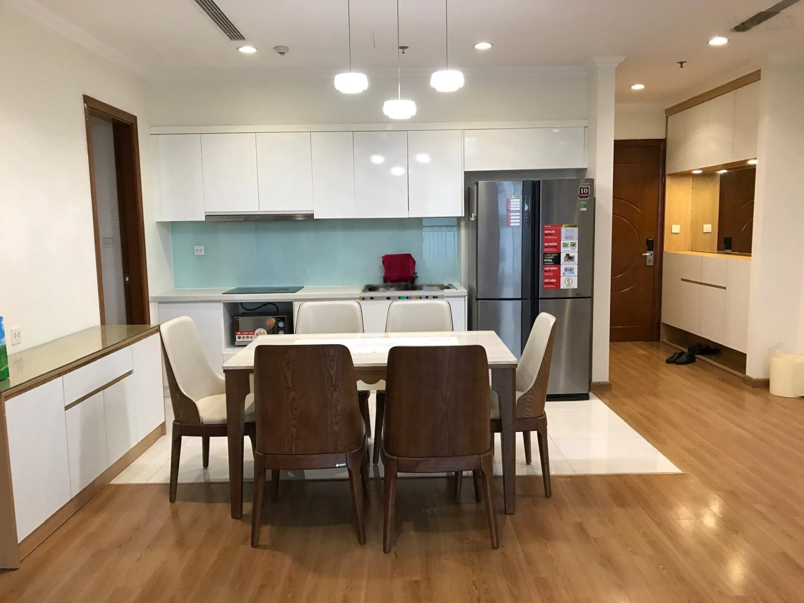 Cho thuê căn hộ 133m2, 3 phòng ngủ tại M5 Nguyễn Chí Thanh, đủ đồ 18 tr/th