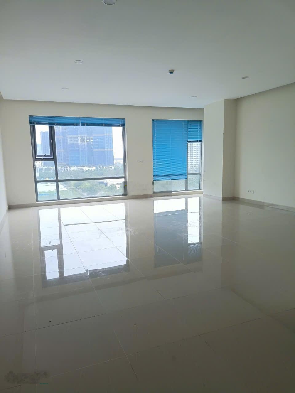 Cho thuê văn phòng Goldenking 35m2 giá 10tr tại Phú Mỹ Hưng quận 7