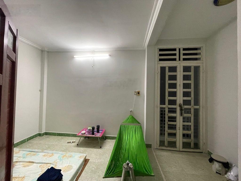 50m2 - hẻm 3m sạch đẹp - 3 tầng BTCT hoàn công - 4 PN - sân nhà để được 8 xe máy - giá chỉ 3 tỷ 5