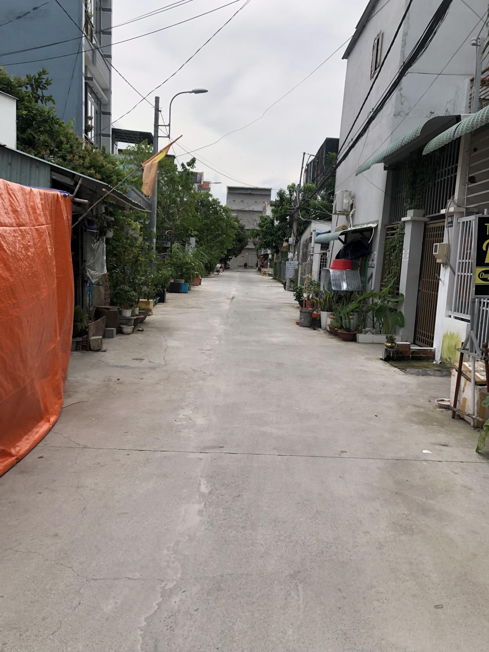 Bán đất 134m2, đường Lê Văn Lương, HXH, 6x21m nở hậu 8m. giá 4,7 tỷ