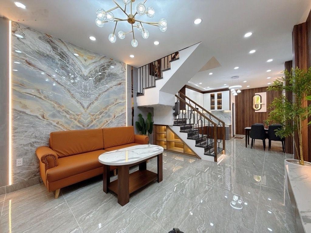 Siêu phẩm quận 6 - 40m2- nhỉnh 6 tỷ - ô tô đỗ cửa - 3 tầng btct - nhà mới đón tết