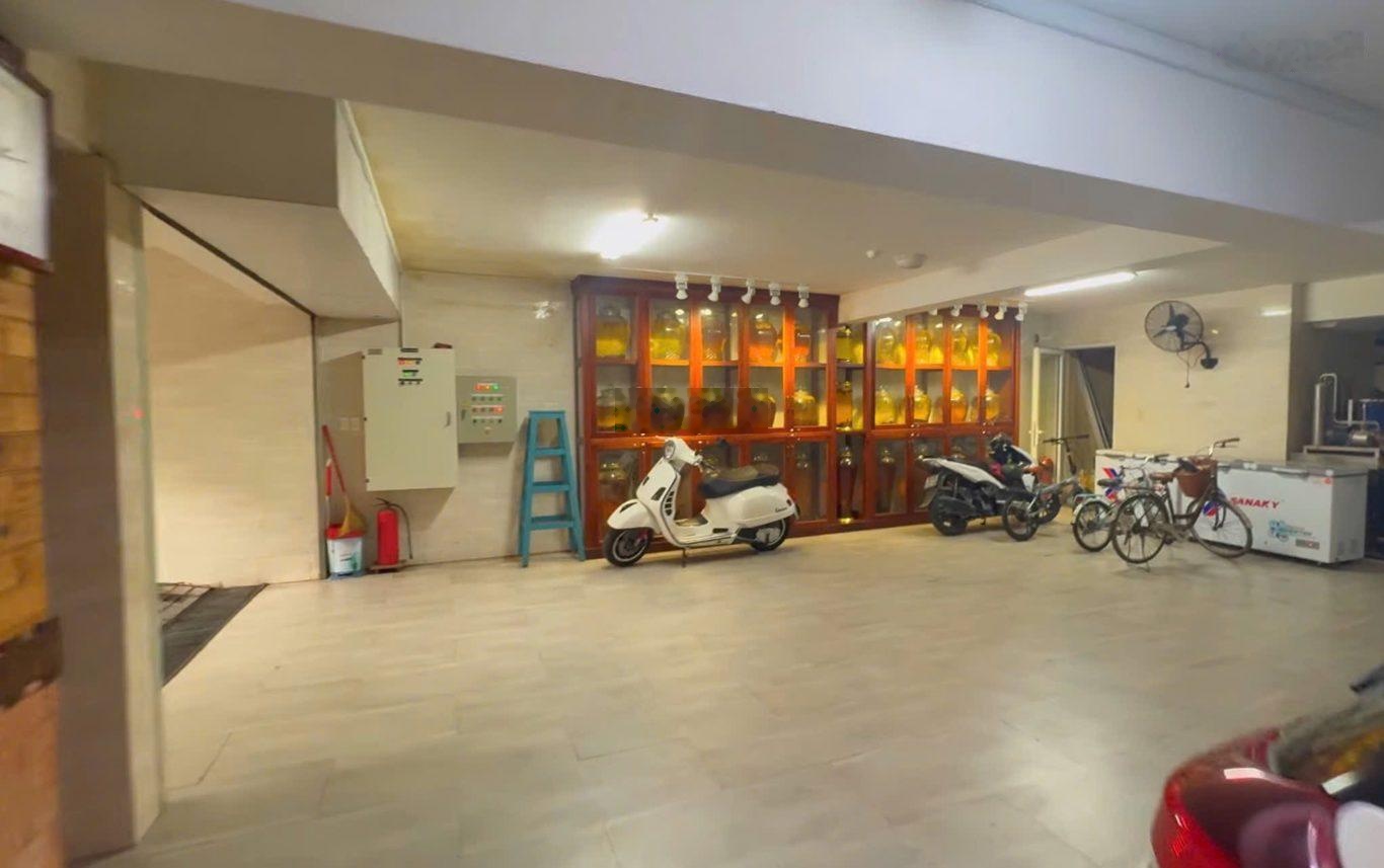 Xuất cảnh bán gấp - Bán nhà biệt thự căn góc Cách Mạng Tháng 8 430.5m² 4 tầng - 90 tỷ