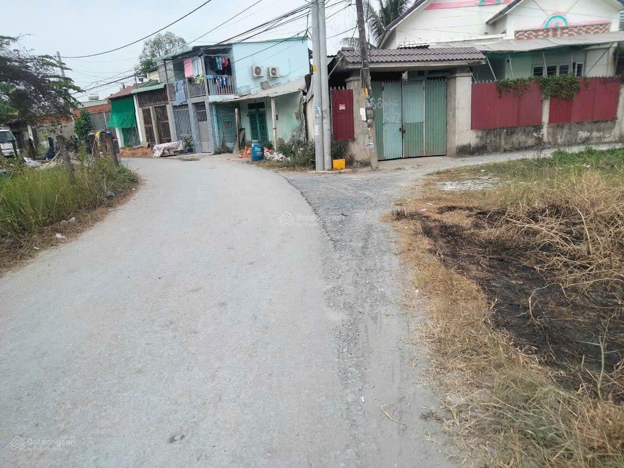 Giá tốt. Bán lô 5x18 full thổ cư đất shr mặt tiền đường 181 thông xe tải, xây dựng tự do