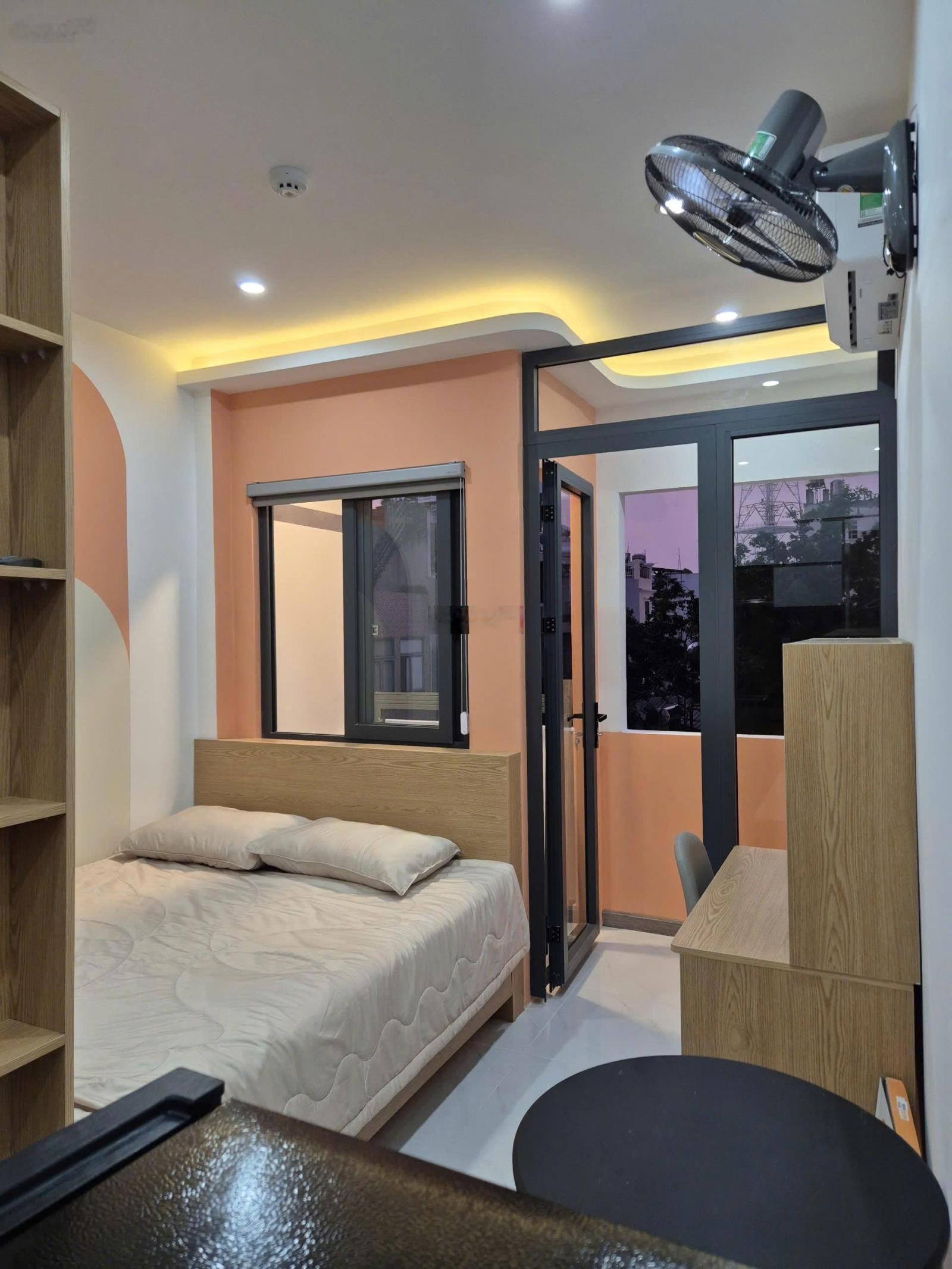 Xuất cảnh bán gấp - Bán nhà mặt tiền Cao Thắng 101m² 5 tầng - 29.9 tỷ