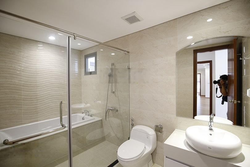 Căn hộ 4 phòng ngủ đẹp và hiện đại, đầy đủ nội thất cho thuê tại Park 10