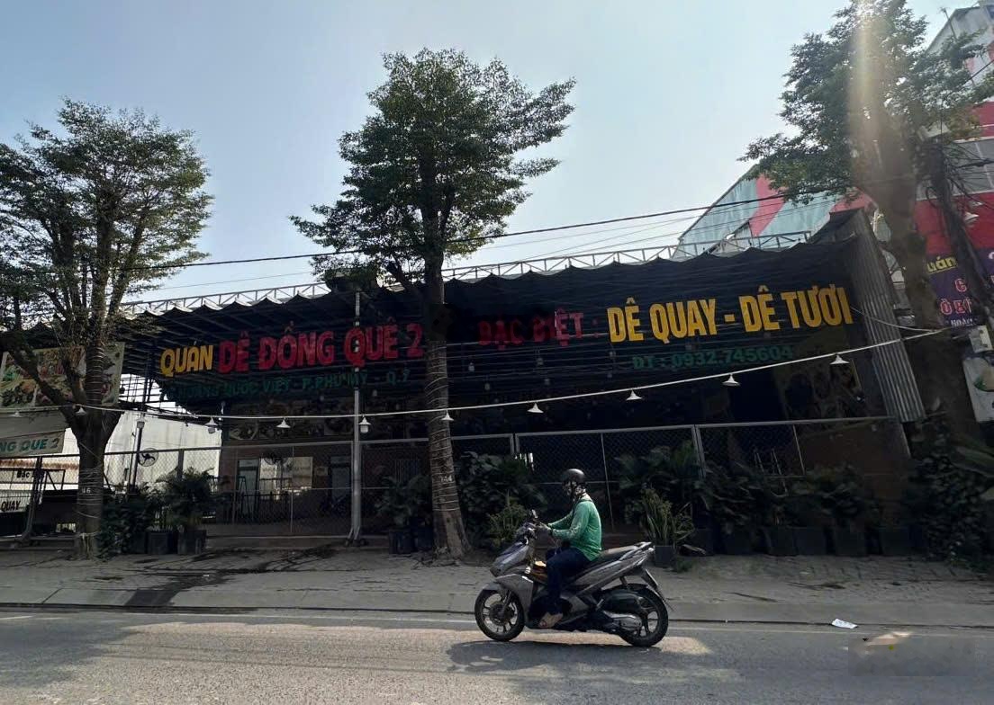 MT đẹp cần cho thuê gấp ở Đường Hoàng Quốc Việt diện tích 400m2