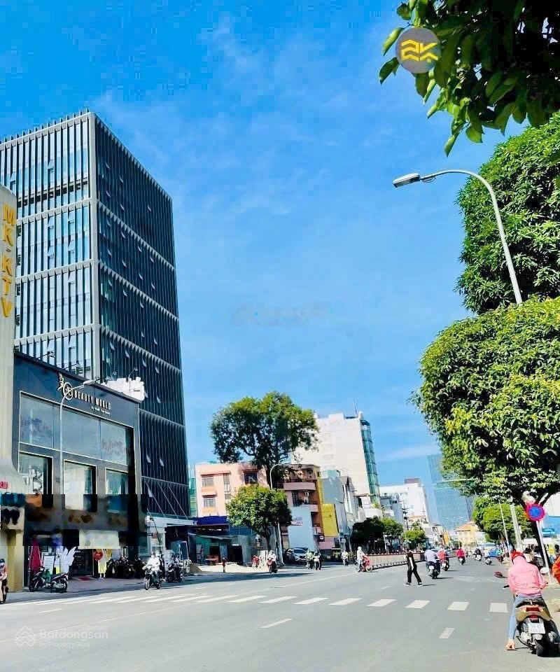 Thật 100% rẻ đẹp tòa nhà 128 tỷ măt tiền 10x20m. 1500m2 sàn hầm 7 lầu trương văn bang ngay ubnd q2