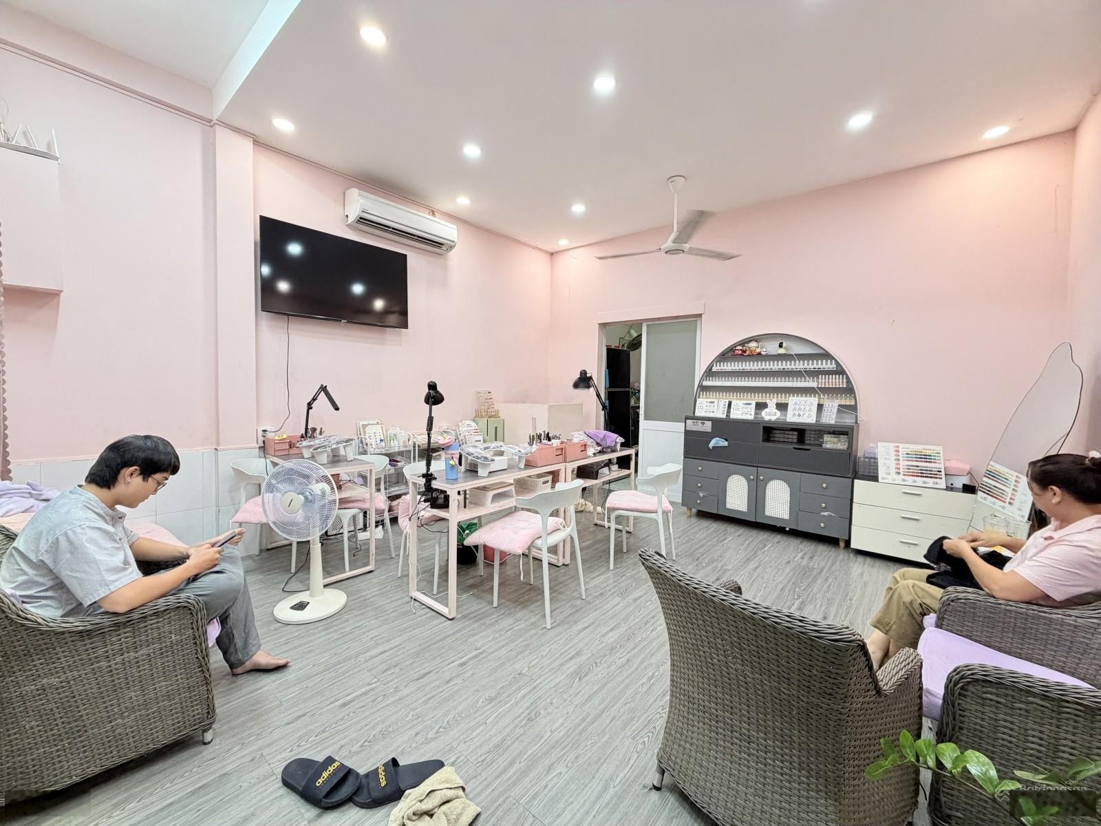 Ngay Nguyễn Văn Trỗi, 30m ra MT Trương Quốc Dung P8 Phú Nhuận - 52m2 ngang 4,8m - 2 tầng - 8,5 tỷ