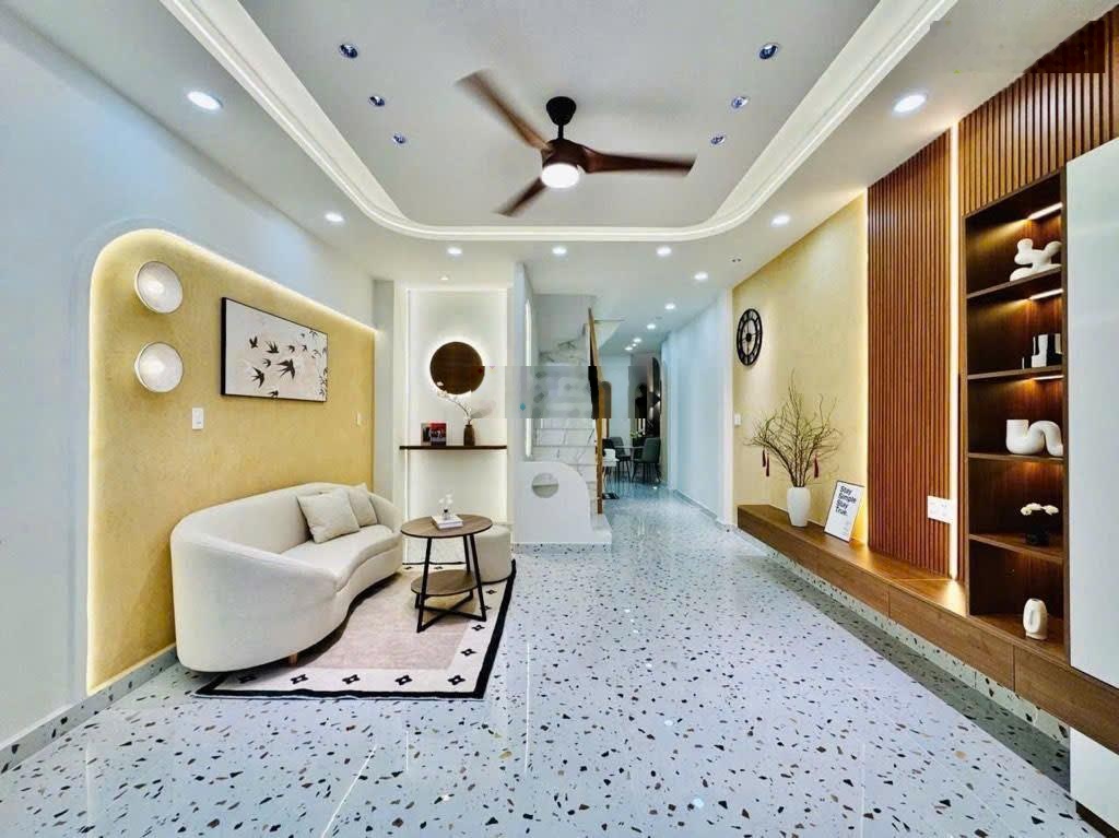 Mình bán nhà đẹp giá rẻ, đường ô tô đỗ cửa Thích Quảng Đức, Phú Nhuận, alo Tâm nhà tuyển 0325397181