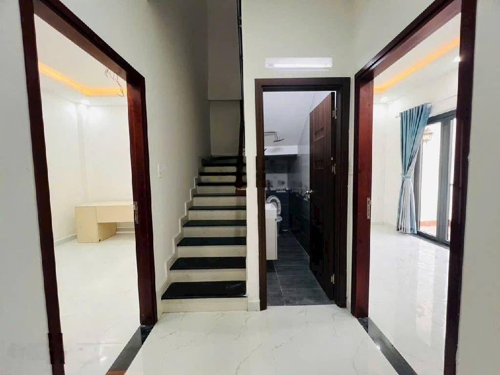 Nhà đẹp đón tết, 3 tầng long trường q9 giá dưới 5 tỷ