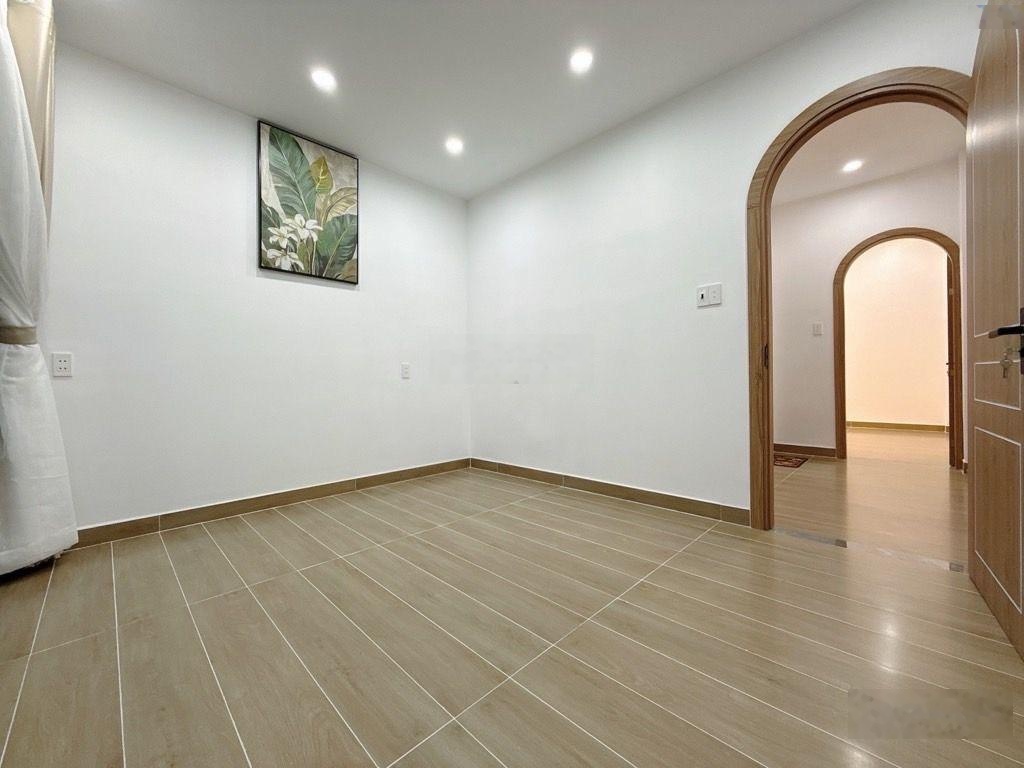 Siêu phẩm quận 6 - ôtô đỗ cửa - 3 tầng btct - 4pn - nhà mới đón tết - hoàn công đủ - chỉ nhỉnh 6 tỷ