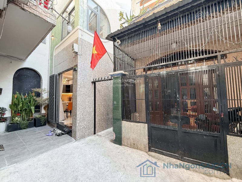 Nhà Đẹp 3 tầng Điện Biên Phủ P.Gia Định 3 PN 3 WC Full nội thất 5 tỷ nhỉnh