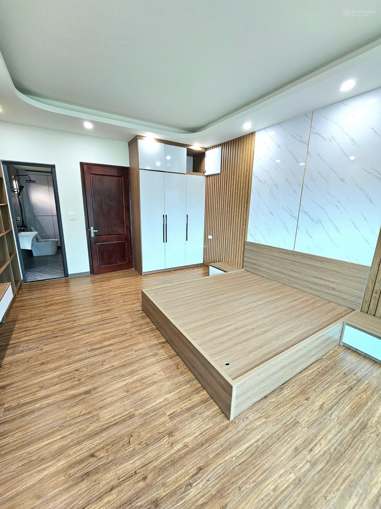 Chính chủ cần bán gấp nhà trước Tết!! Chỉ từ 9 tỷ sở hữu ngay nhà măt đường Thụy Phương oto vào nhà