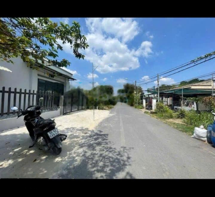 Đất Thổ Cư Mặt Tiền Đường Nhựa 117m2 Ở 1/ Ngắn Tỉnh Lộ 7 Giá Cực Sốc Chỉ 1 tỷ 1 , Sổ Hồng Riêng