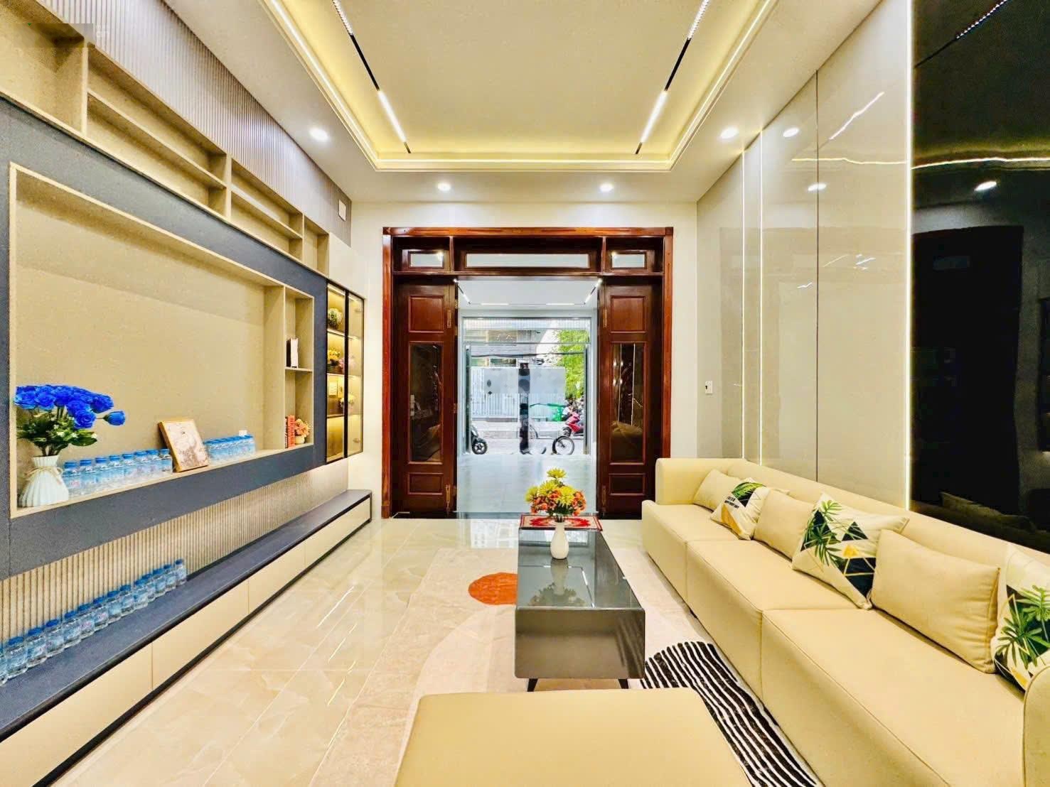 Siêu phẩm cuối năm sổ riêng, 66 m2 tại Nguyễn Hữu Cảnh, Bình Thạnh, HCM