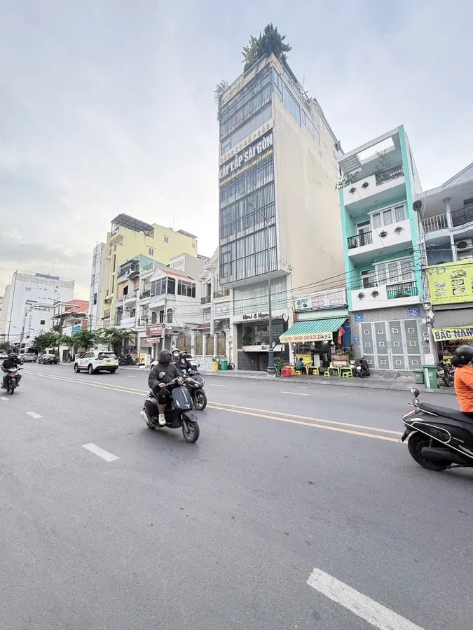 Bán nha mặt tiền đường Hoàng Hoa Thám,p13,Tân Bình -58m2,cấp 4 giá chào 16.6 tỷ