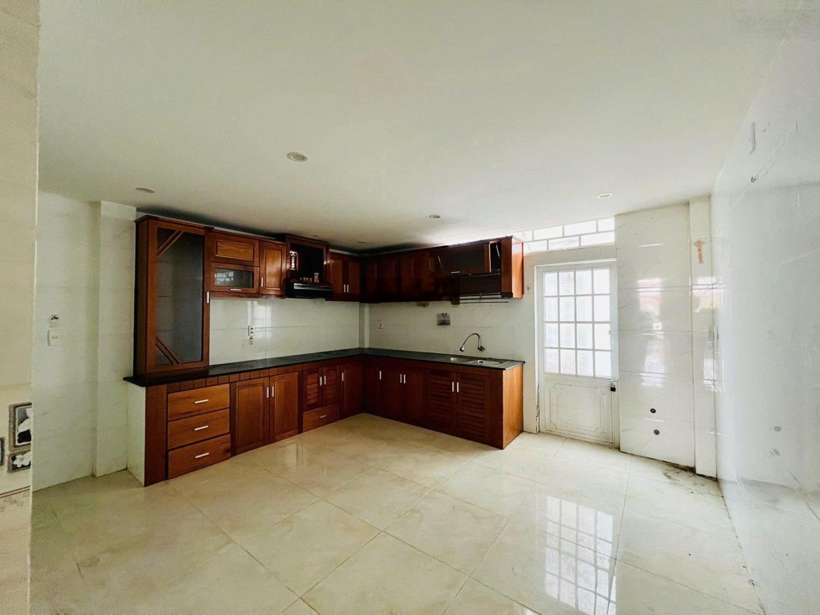 Bán nhà 2 tầng đường Ỷ Lan Nguyên Phi, Hòa Cường Bắc, Hải Châu. DT 90M2 Giá 10,7 TỶ TL.