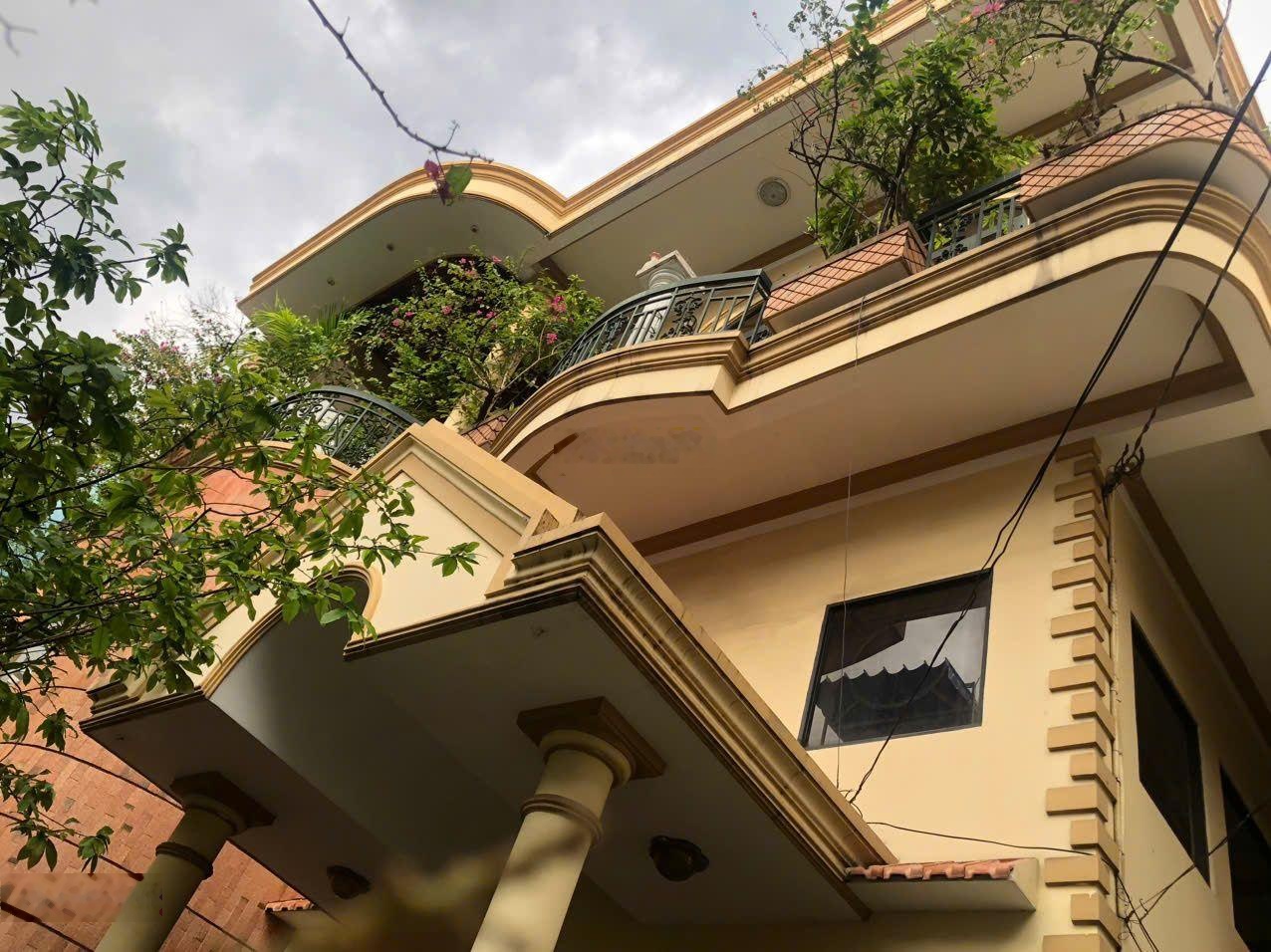 Bán Villa Đường Phan Xích Long 207m² 3 tầng - 37.6 tỷ - biệt thự mặt tiền hẻm lớn phú nhuận