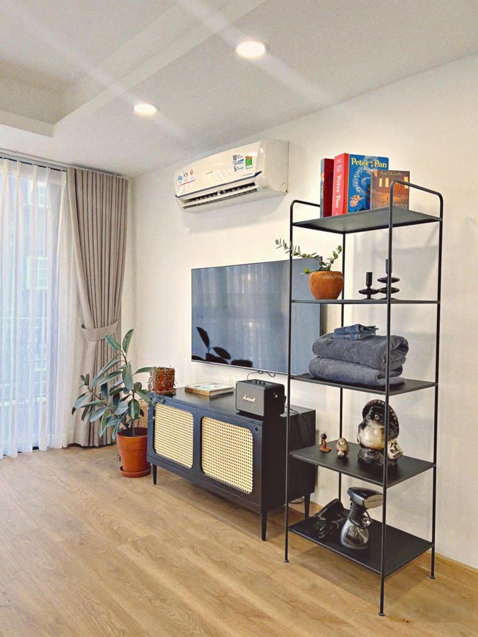 Siêu hiếm ! bán nhà mặt tiền ngay tttm vạn hạnh mall.p12-q10.dt:4.5x16m.cn:72m2. 4 tầng .giá 31 tỷ