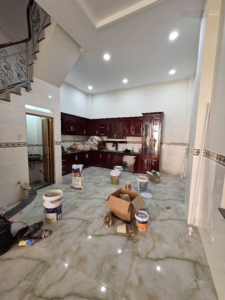 9 tỷ 999 thương lượng, nhà 4 tầng mặt tiền đường, diện tích : 5 x 11