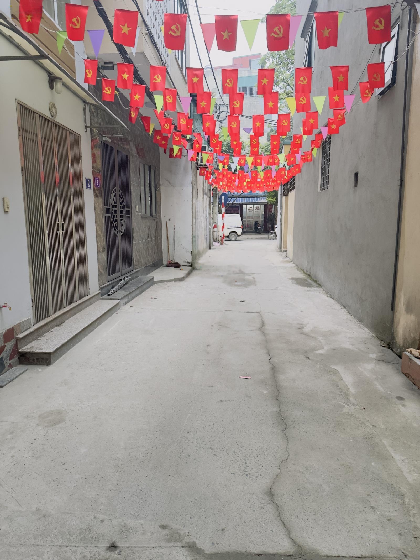 Hàng đầu tư tây trà đất rộng 100m có nhà 3 tầng tương lai ra mặt đường lớn.