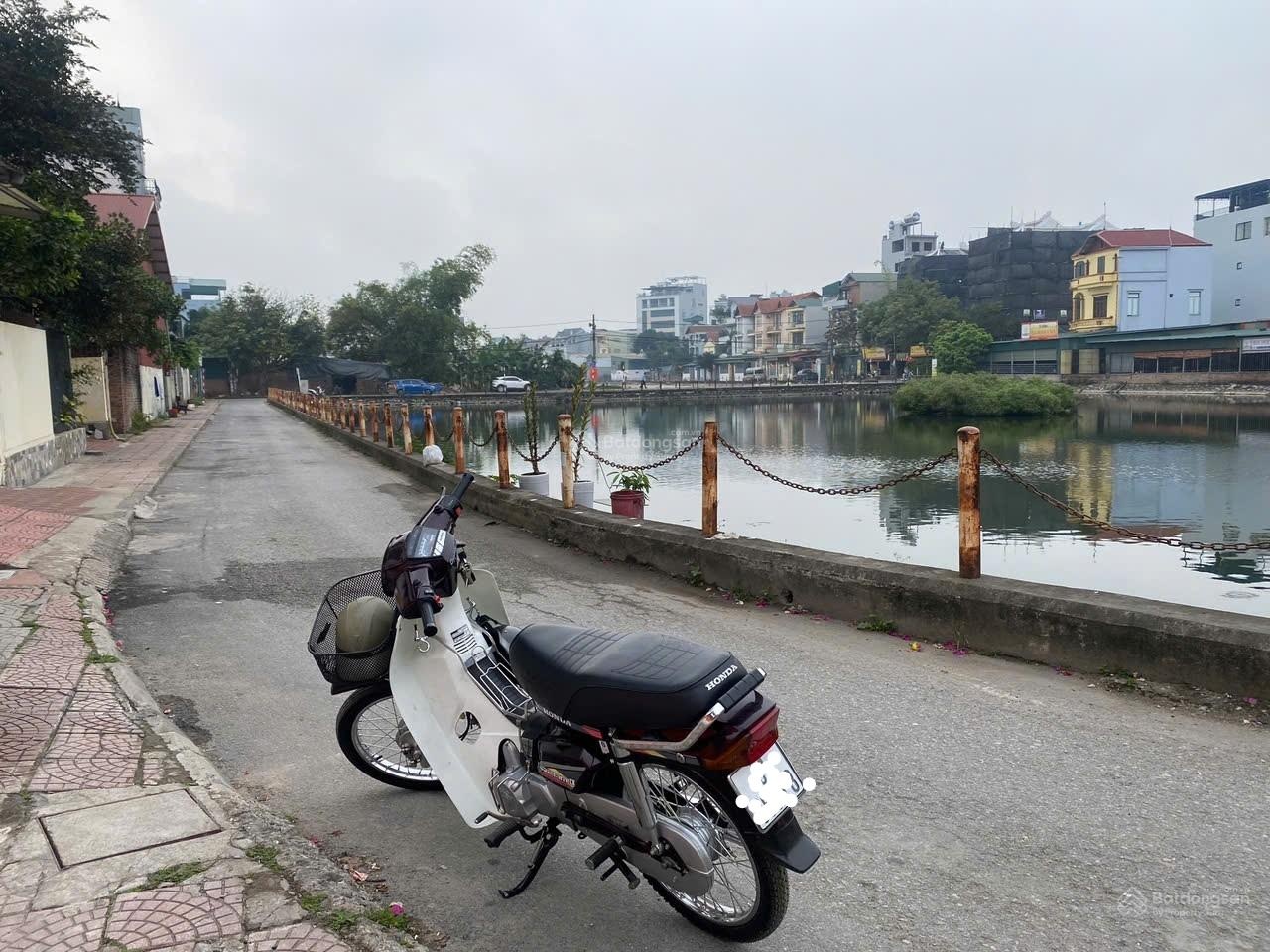 Đất mặt Hồ 70m MT 5,4m Ô tô tránh chỉ 13 tỷ