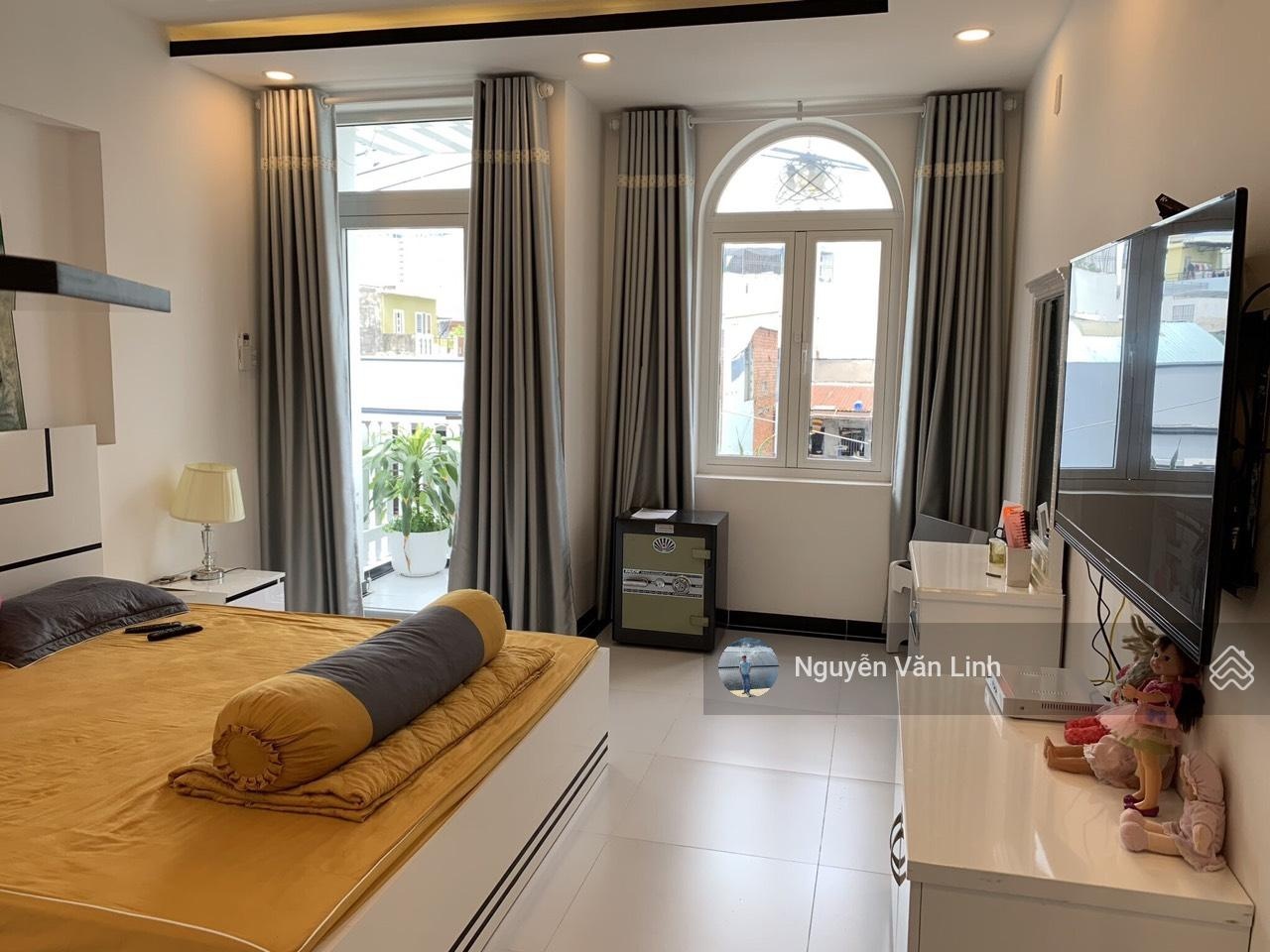 Giá tốt ! bán gấp nhà khu bàn cờ -9mx18m, trệt 3 lầu , gần vincom cộng hòa , chỉ 18,3 tỷ tl