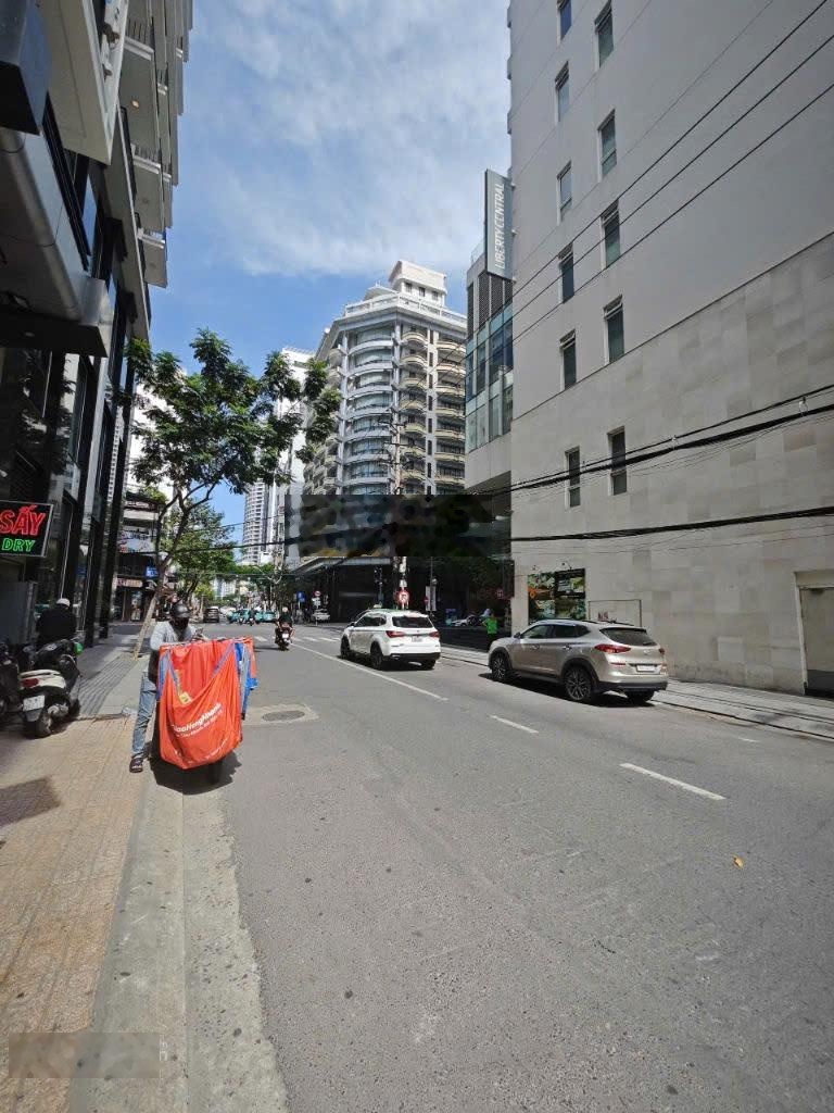 Bán nhà căn góc mặt tiền đường hùng vương