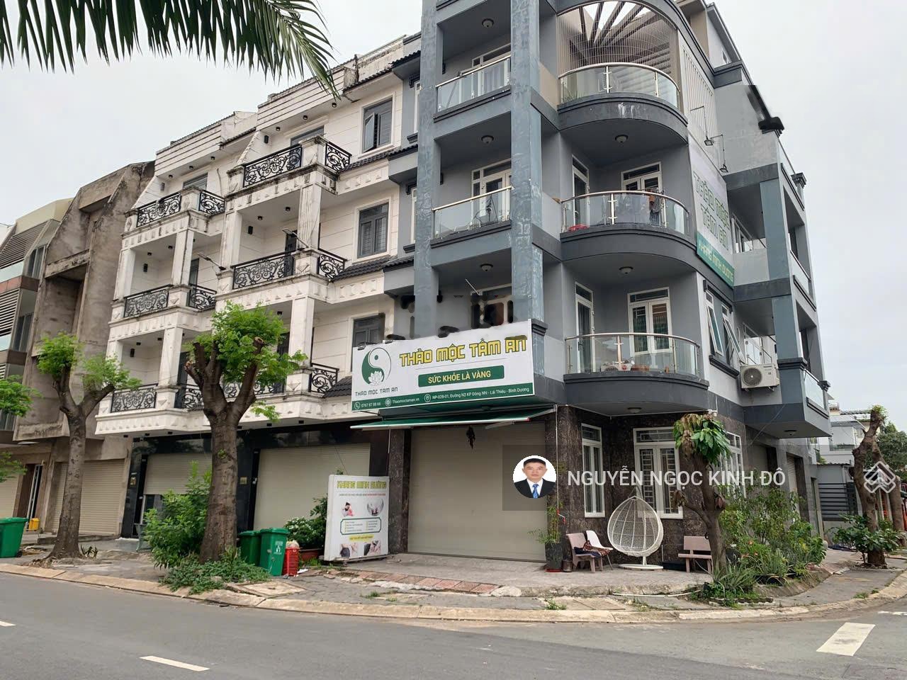 Cần vốn kinh doanh bán gấp nhà The Seasons ngay Lotte giá 6.650 tỷ. DT 5x20 1T 3L. LH 0386602601