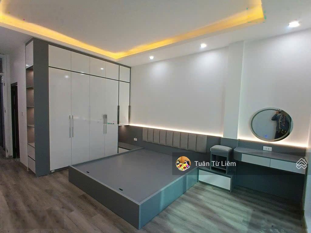 12 tỷ!phân lô Phú Diễn ô tô đỗ cửa, ngõ thông,sẵn 6 ngủ đủ đồ,sổ riêng không quy hoạch