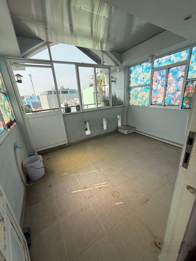 Ngay Gần VinCom Quang Trung, Nhà 4 Tầng 4 PN, sổ vuông, Hẻm 3m sạch đẹp, sát mặt tiền