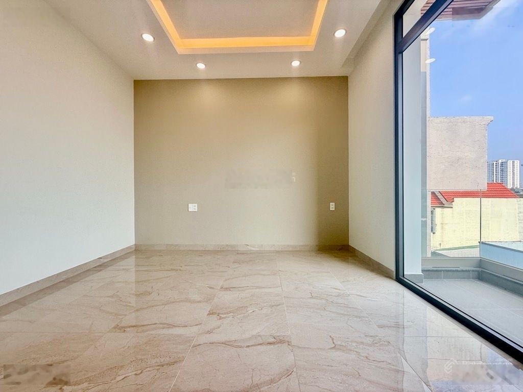 Mặt tiền kinh doanh đỉnh 5 tầng - hxh. linh đông