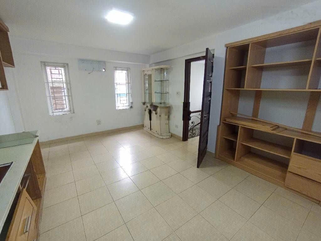 Mặt phố thụy khuê - 2 mặt thoáng - lưng ốp hồ tây - mặt tiền quyền lực 5.3m - sổ vuông đét.