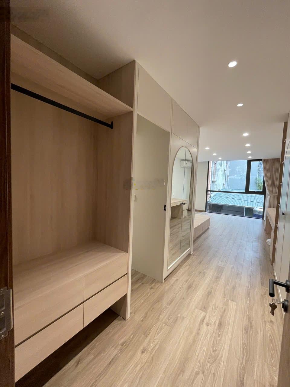 Chính chủ bán nhà Tây Hồ, 65m2, 6,5 tầng, thang máy, full nội thất cao cấp, 16 tỷ