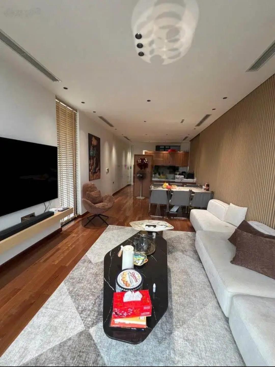 Bán nhà lâm hạ , dt 50m2 * m tiền 4m * thiết kế 7 tầng thang máy, oto đỗ cửa khu vip full nội thất