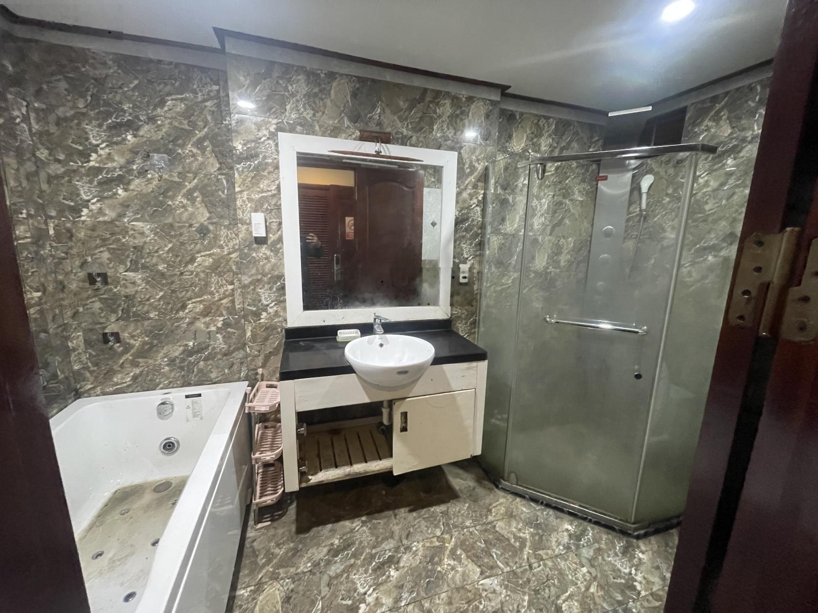 Cho thuê văn phòng mặt tiền tại phố Quan Nhân, Cầu Giấy 60m2 giá 8tr