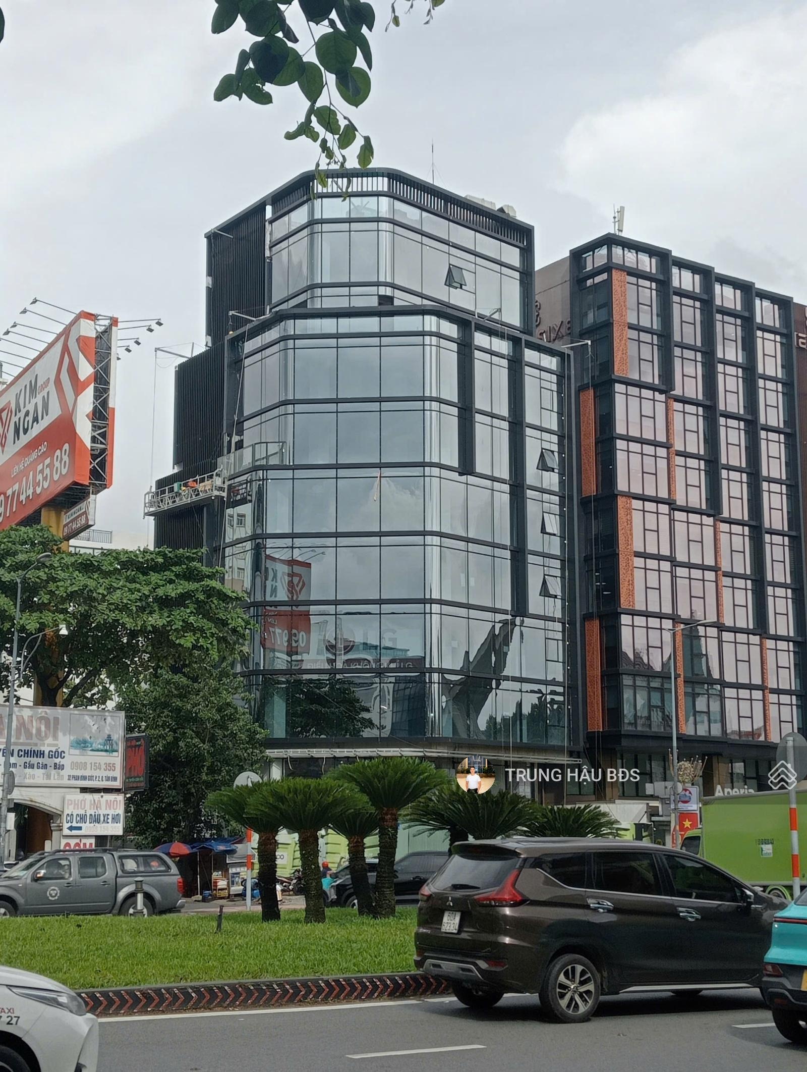 Bán tòa nhà MT Trường Sơn P.2 Tân Bình - DT 12 x 35m - CN 2.500m2 2 hầm - 11 tầng - Giá 200 tỷ