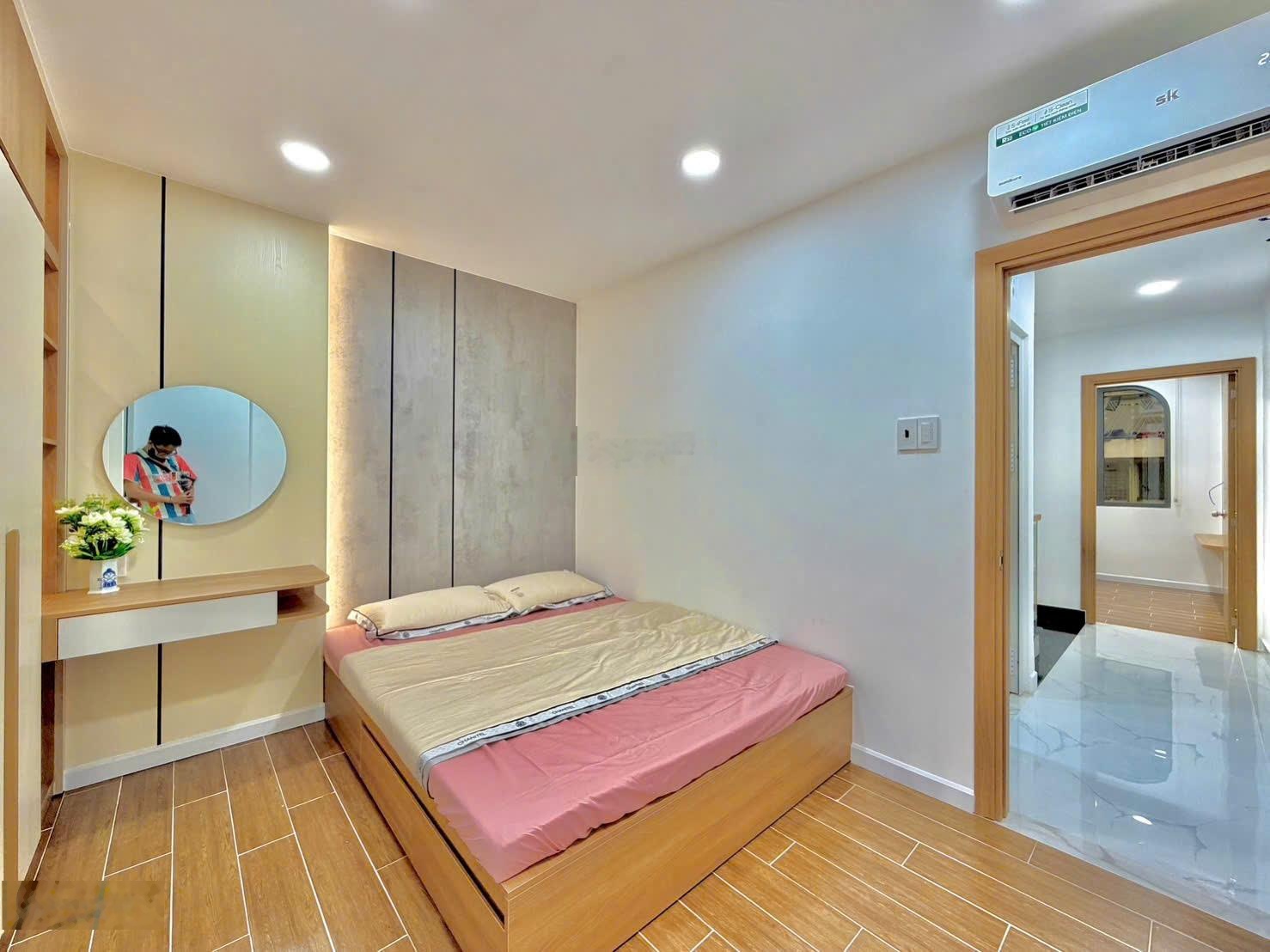 Hot! Nhà mới đẹp Hoàng Văn Thụ, Phú Nhuận, cách MT 20m. DT 3,7x10 nở hậu 5 tầng giá 8,68 tỷ