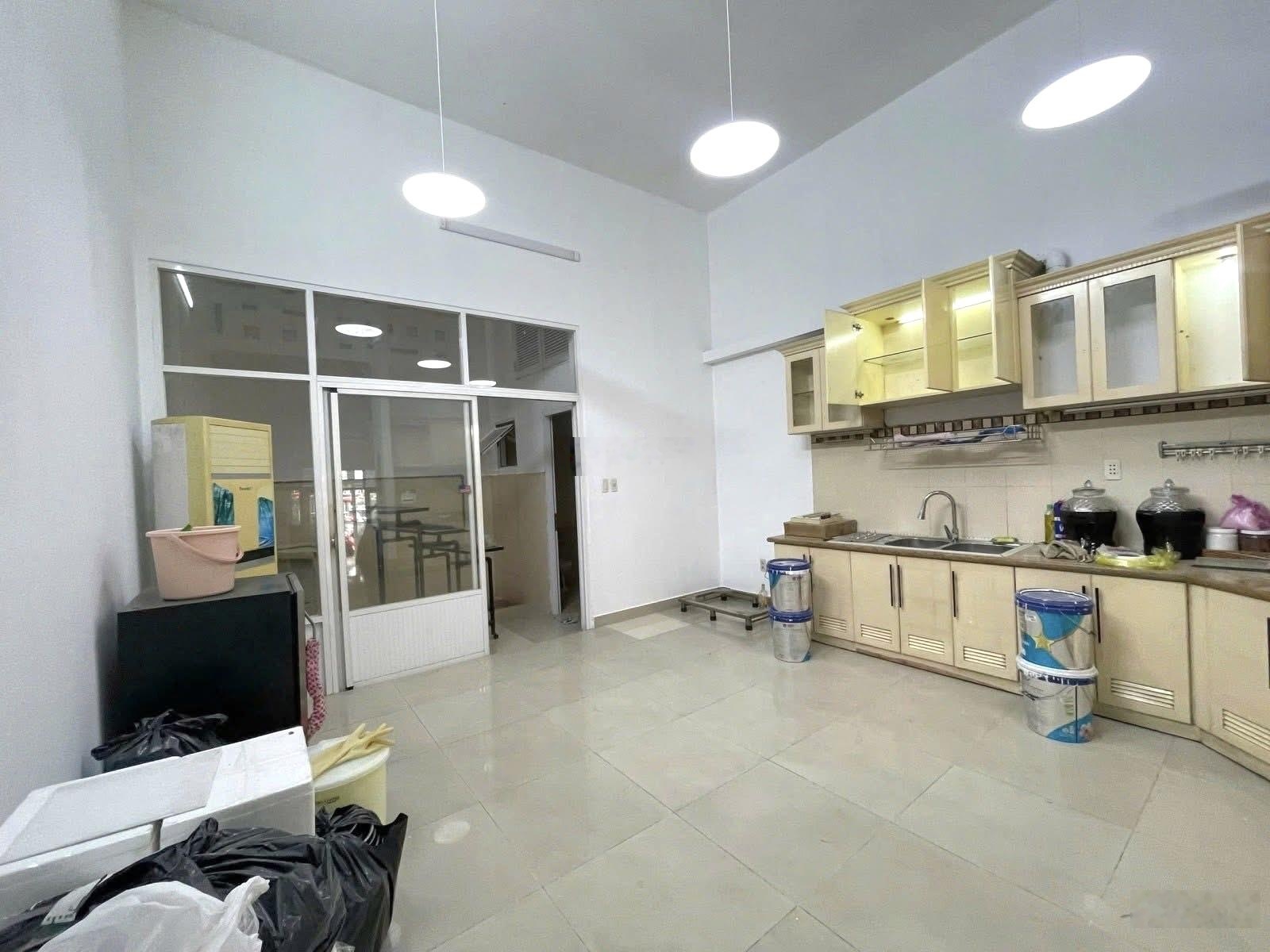 Bán căn nhà ngay Phạm Viết Chánh-Bình Thạnh. Zá 3Tỷ650/77,2m2 gần UBND phường, sẵn dòng tiền 18tr