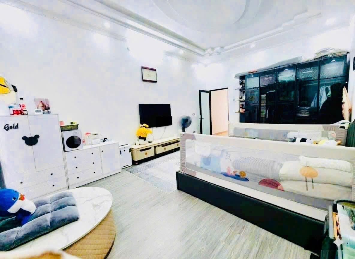 Bán nhà Lò Gốm Q6, ngang 7,5m, 5PN, giá nhỉnh 4 tỷ