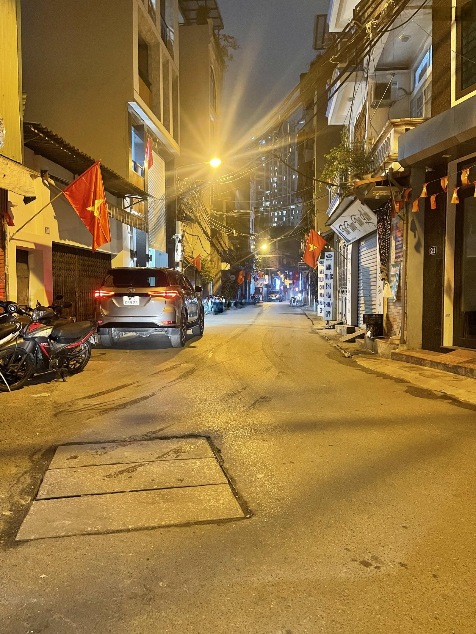 Bán nhà Yên Lạc ô tô ngủ trong nhà kinh doanh đỉnh 38m2, 5 tầng, 15,2 tỷ