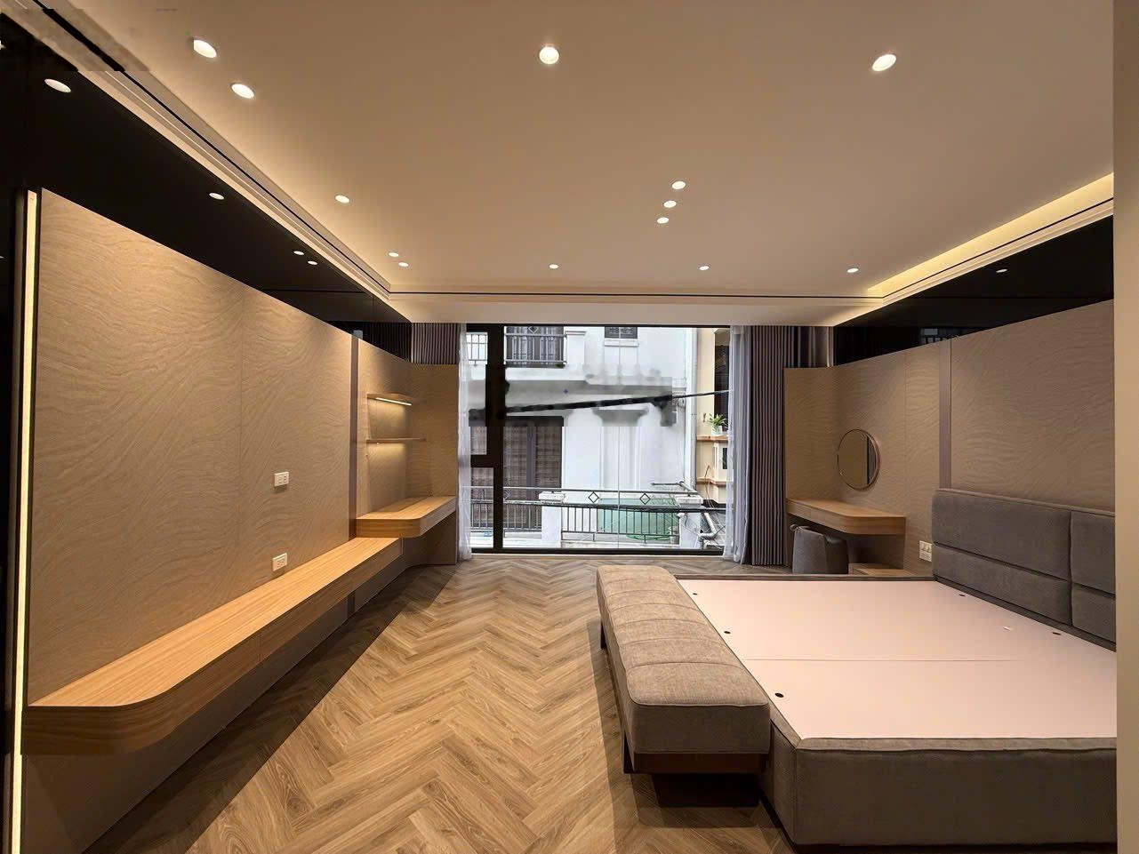 Bán nhà phố đội cấn 55m2 mt 5,2m 7 tầng thang máy ô tô vào tận giường