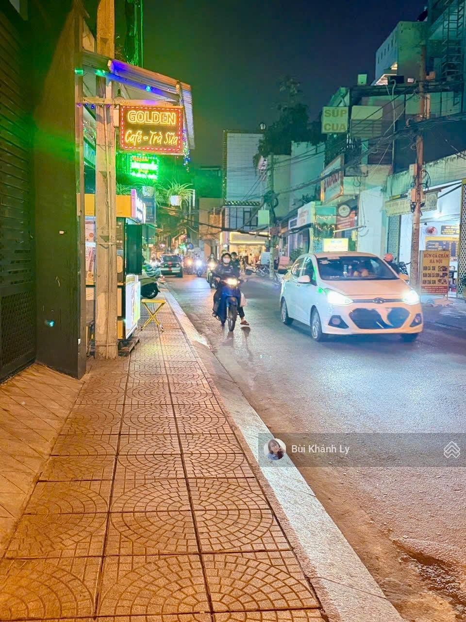 Bán nhà phú nhuận sát mặt tiền khuvip phan xích long -4 tầng gần quận1