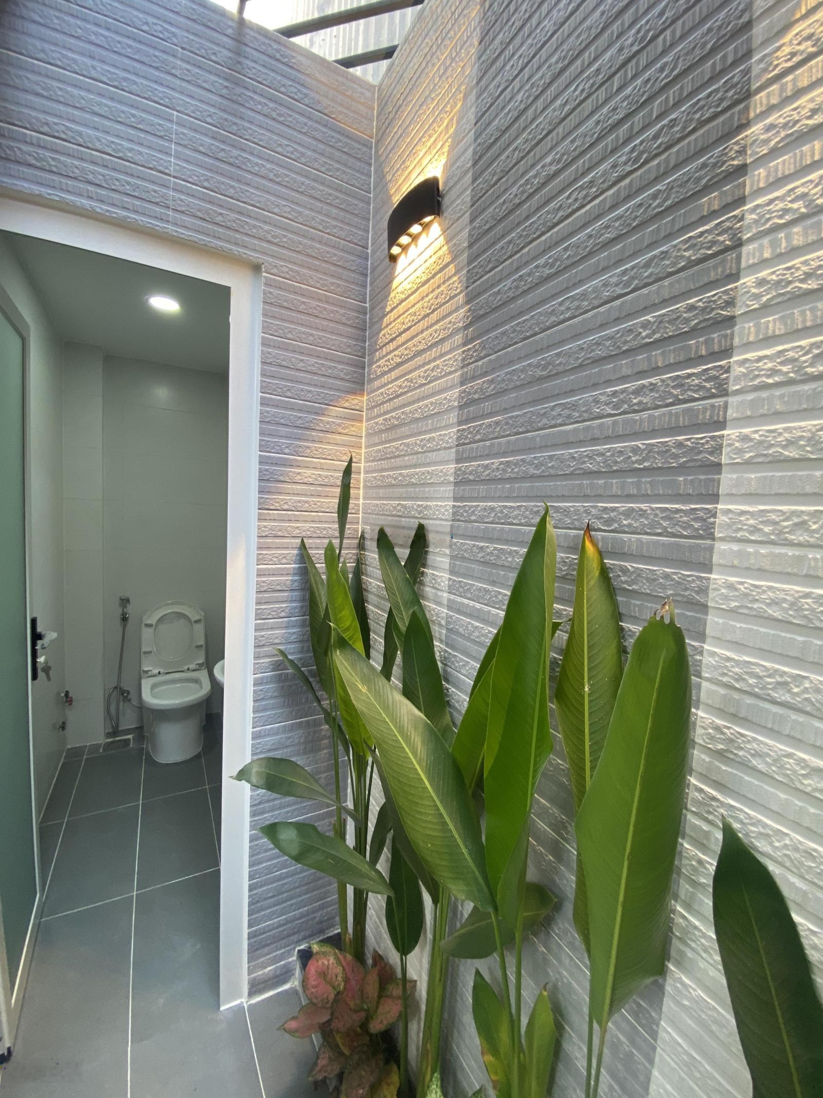 Nhà 5 tầng full nội thất, khu VIP đồng bộ, vỉa hè, điện âm, chỉ 6tỷ2 còn TL mạnh