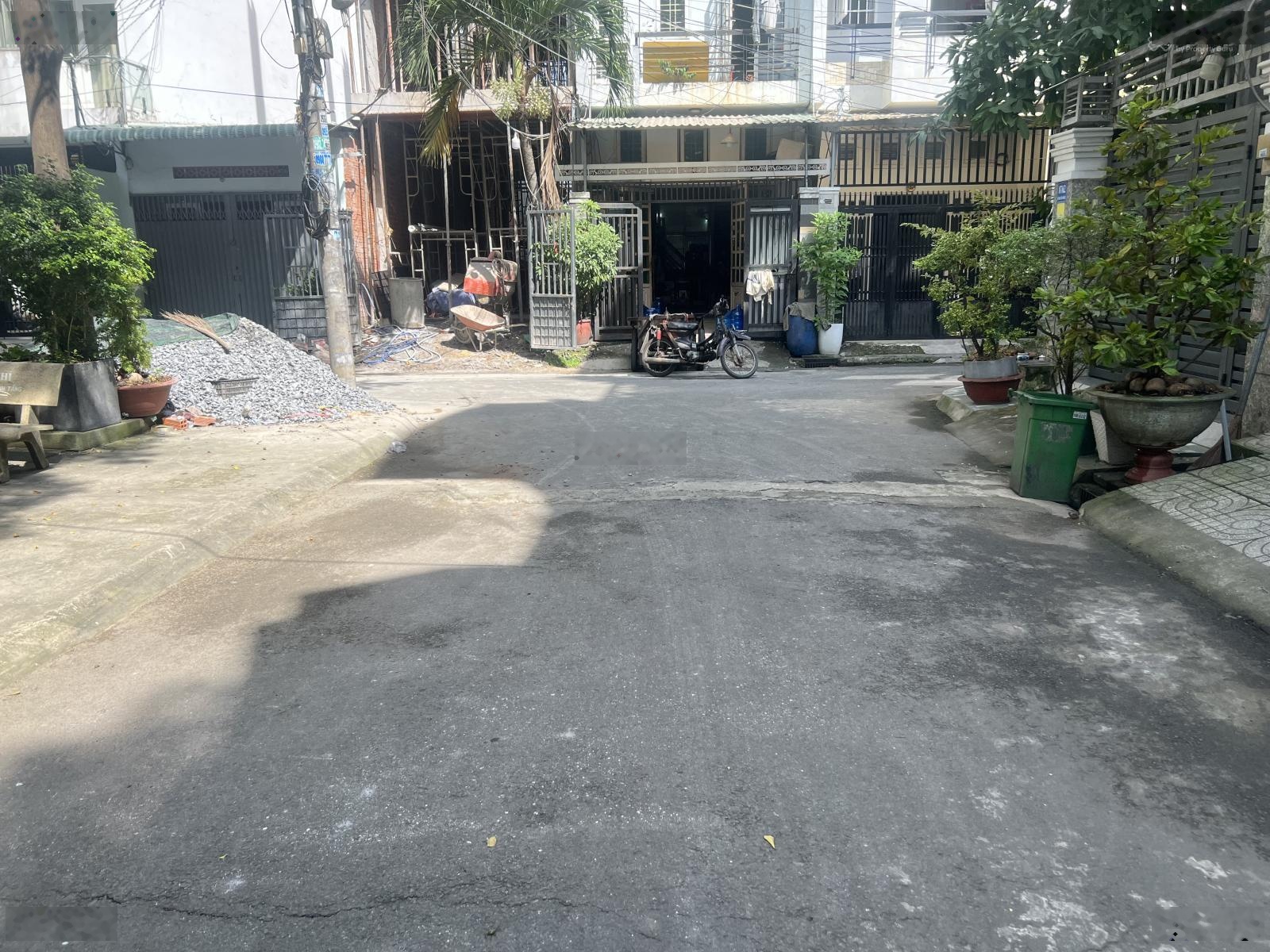 Ngợp bank bán gấp nhà nát 250m2 Lê Trọng Tấn