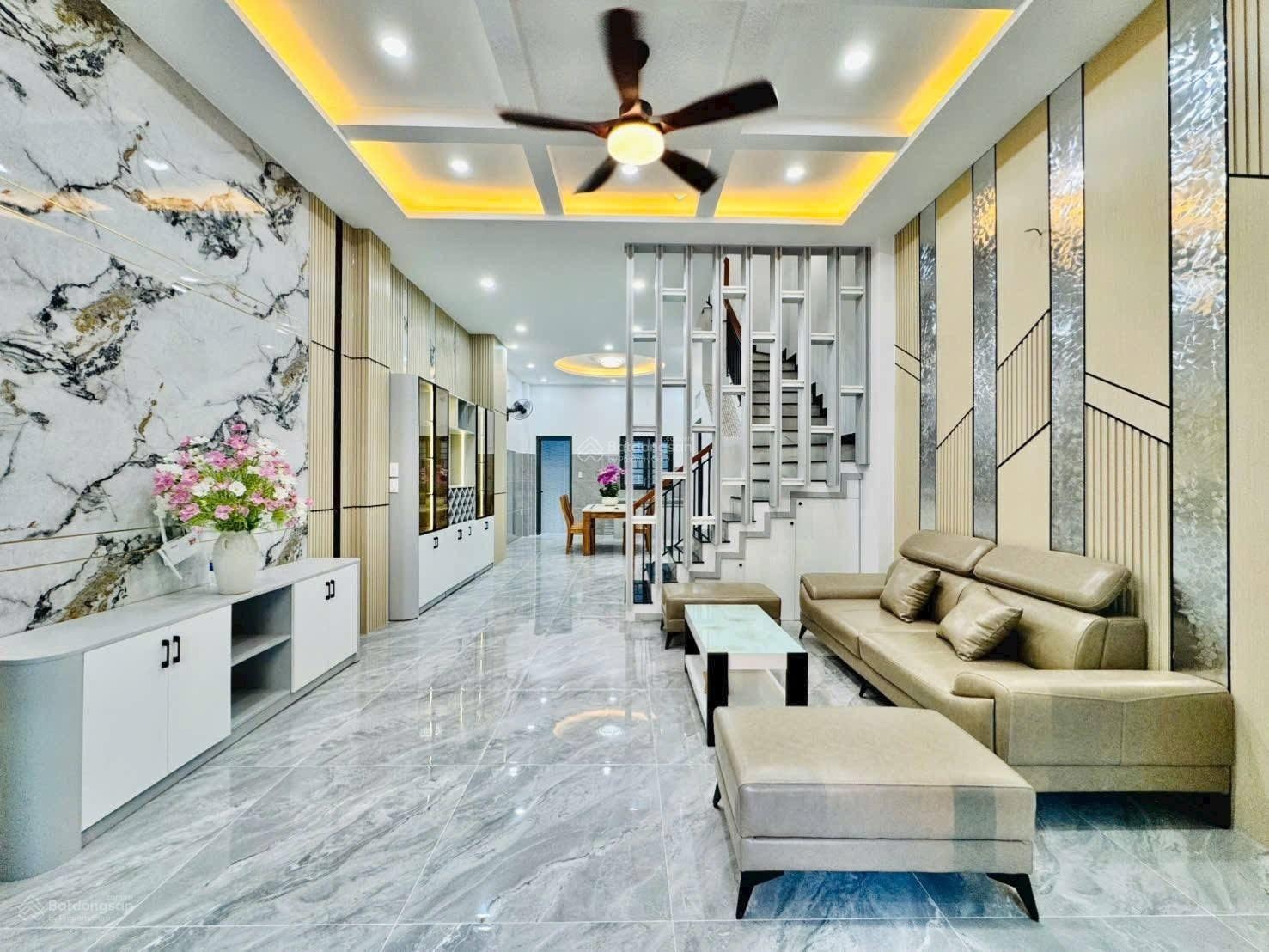 Chốt ngay căn nhà 63m2 ngay Phổ Quang, Phú Nhuận, 2 tầng - 3 Tỷ 410 - SHR, vị trí đắc địa, hẻm 5m