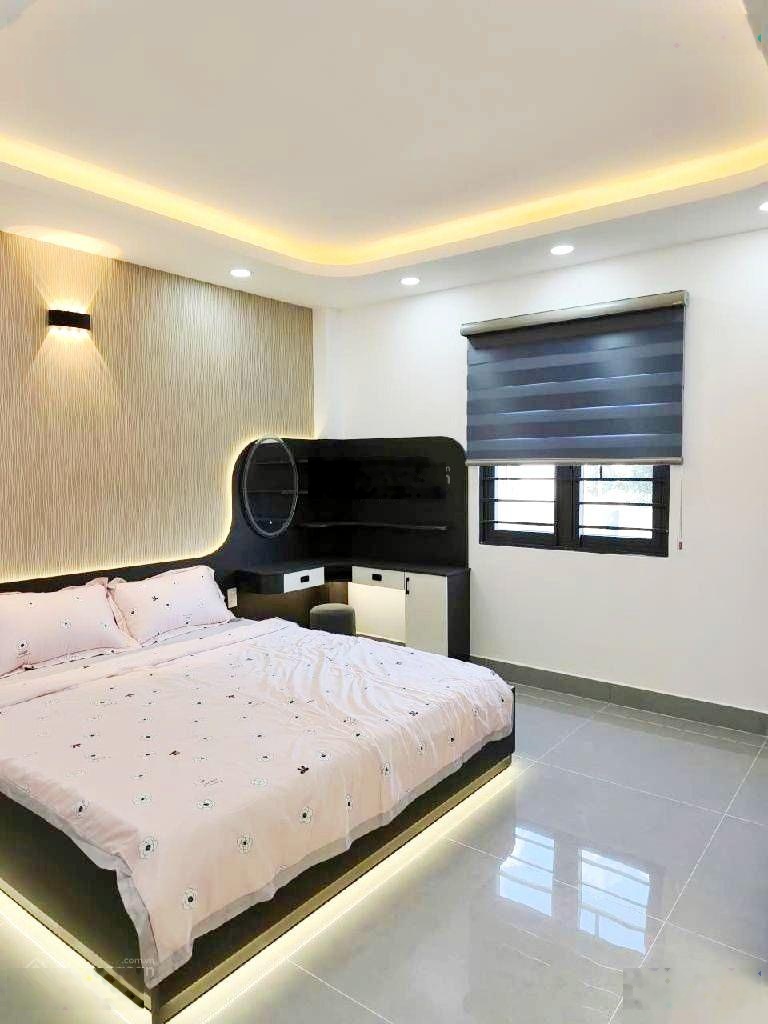 Nhà 5 tầng HXH Thạnh Lộc, Quận 12, 62m2 (4 x 16), 6.9 tỷ