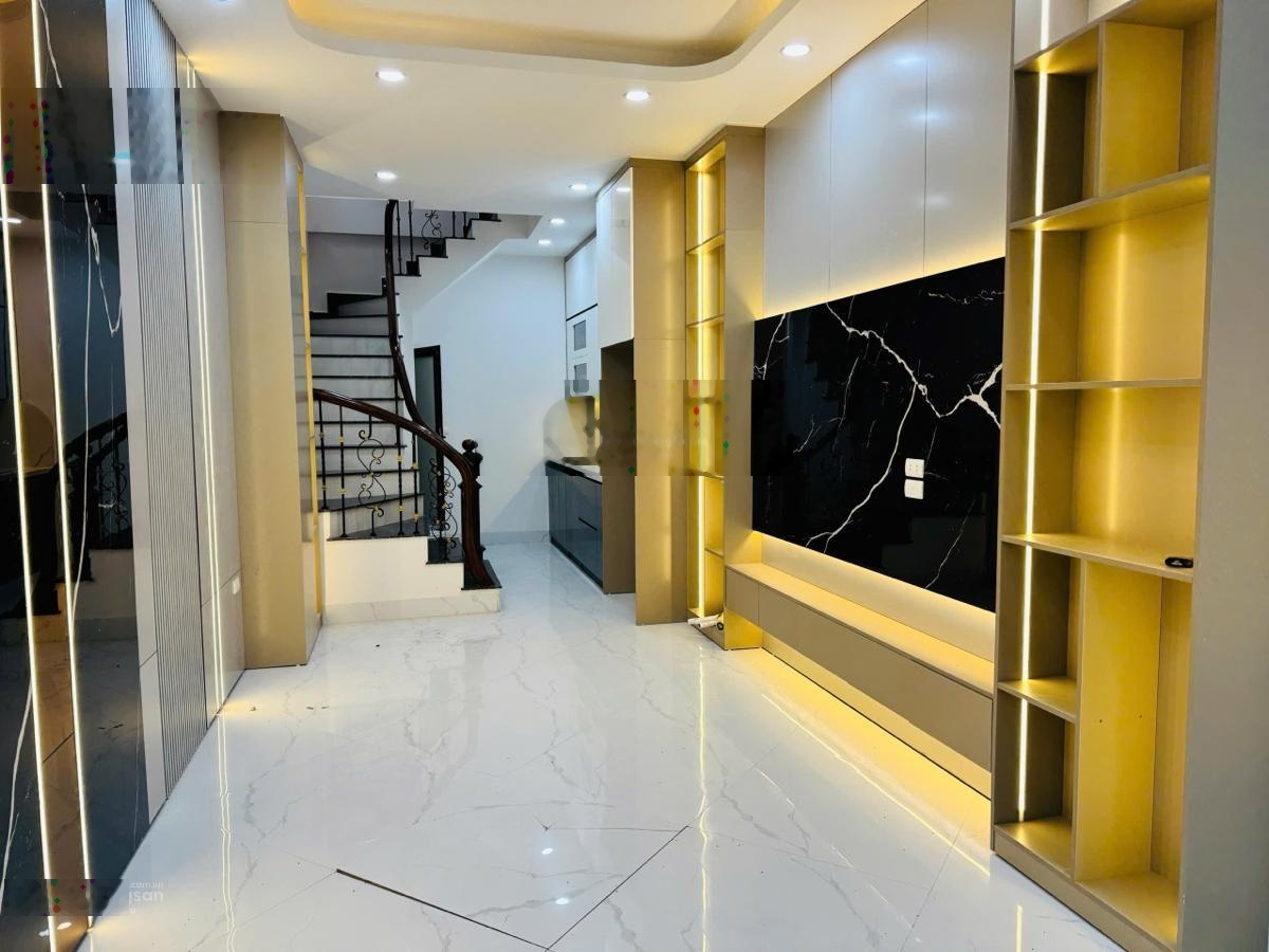 Ô tô cách 50m, Hoàng Mai ngõ thông thẳng, thoáng, SĐCC, full nội thất, gần Hồ Đền Lừ, 40m2*5T.