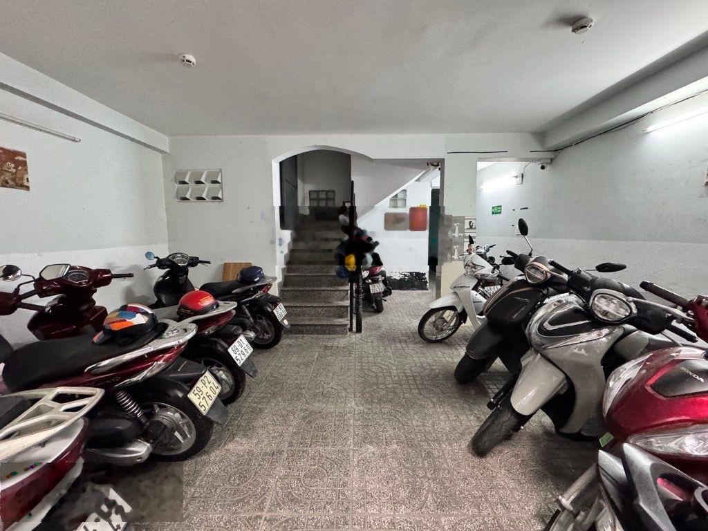 Bán nhà - CHDV - Nguyễn Trọng Tuyển, Q.PN - Dòng tiền hơn 1tỷ/năm - dt 110m2 (5.2m x 20m) - 5 tầng.